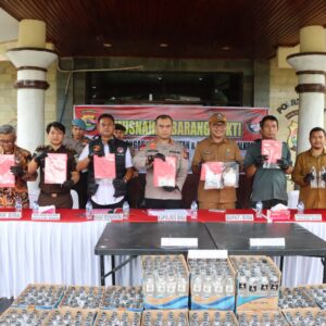 Polres Bima Musnahkan BB Narkotika 276,42 Gram, 466 Butir Tramadol dan 1.825 Botol Arak Bali, Kapolres Tegaskan Komitmen Berantas Narkoba