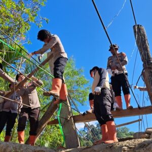 Polres Gayo Lues Bangun Empat Jembatan Gantung, Warga: Dapat Menjual Hasil Kebun Ke Pasar