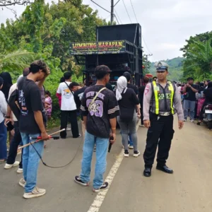 Polsek Sekotong Amankan Tradisi Nyongkolan di Desa Pelangan