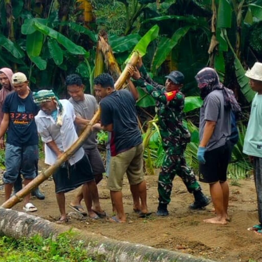 Batang Kelapa Jadi Harapan Warga Kambeng Timur