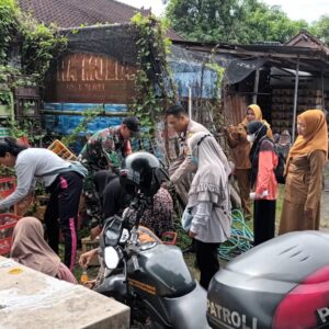 Kolaborasi Aparat dan Warga, Lingkungan Sehat Terwujud