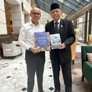 BUKU RASA BHAYANGKARA NUSANTARA HADIR DI AMERIKA SERIKAT SEBAGAI INSTRUMEN DIPLOMASI KULTURAL PRESIDEN PRABOWO