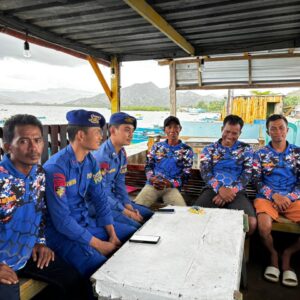 SILATURAHMI DENGAN SAHABAT POLAIRUD NTB DAN PEMBERIAN HIMBAUAN KESELAMATAN SAAT BERLAYAR DI WILAYAH PERAIRAN