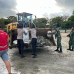 Polda Bali bersama TNI dan Masyarakat Gelar Karya Bakti Pembersihan Pantai Kedonganan dan Kuta