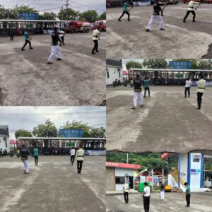 Kanit Pamobvit Polres Bima Kota Berikan Pelatihan Beladiri kepada Satuan Pengamanan Pertamina IT Bima