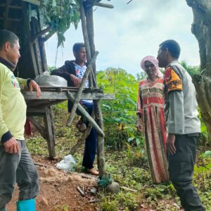 Bhabinkamtibmas Polres Bima Kota Sambangi dan Himbau Warga yang Berkebun