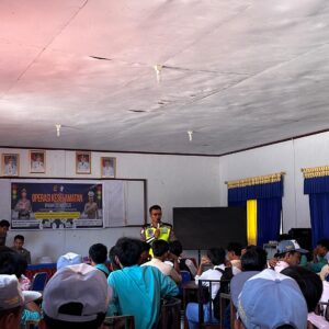 Satlantas Polres Dompu Gelar “Police Goes to School” di SMKN 1 Dompu