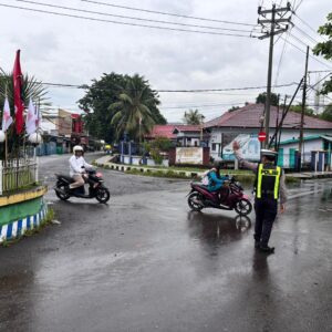 Satlantas Polres Dompu Gelar Strong Point Rawan Pagi, Antisipasi Kepadatan Lalu Lintas Jelang Libur Panjang