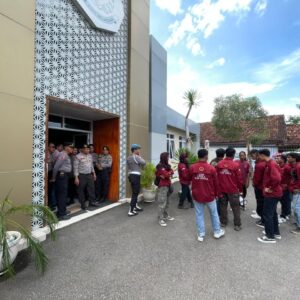 Hearing LSM LERA di Kejaksaan Negeri Dompu Berjalan Aman dan Kondusif, Massa Pertanyakan Penanganan Kasus Korupsi