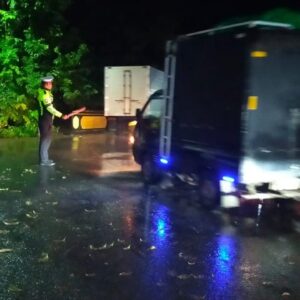 Antisipasi Kepadatan Arus Lalulintas dan Berikan Rasa Aman Bagi Masyarakat Pengguna Jalan, Satlantas Polres Bima Gelar Kegiatan Rawan Malam