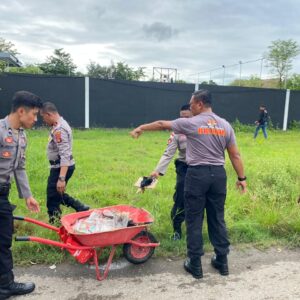 Plh Kapolres Bima Kota Pimpin Langsung Kegiatan KURVE (Bersih-Bersih) Mako