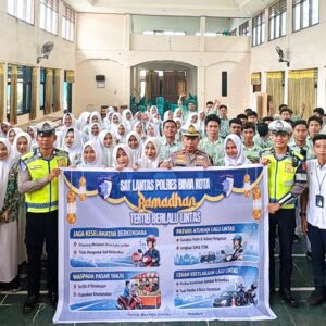 Police Go To School, Satlantas Polres Bima Kota Gaungkan “Ramadhan Tertib Berlalu Lintas” di SMA Negeri 1 Kota Bima