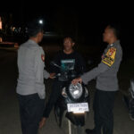 Personal Polsek Plampang Dan Pospol Maronge Intensifkan Patroli Blue Light
