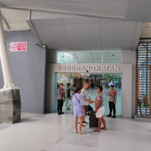 Polres Lombok Tengah Perketat Pengamanan di Bandara BIZAM Jelang Libur Lebaran