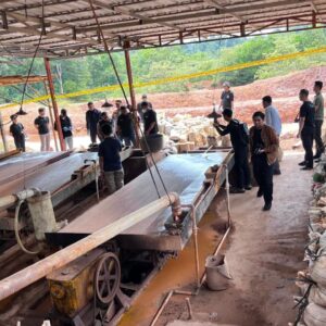 Polri Bongkar Penambangan Ilegal dan Penyelundupan Pasir Timah ke Malaysia, 7 Tersangka Diamankan