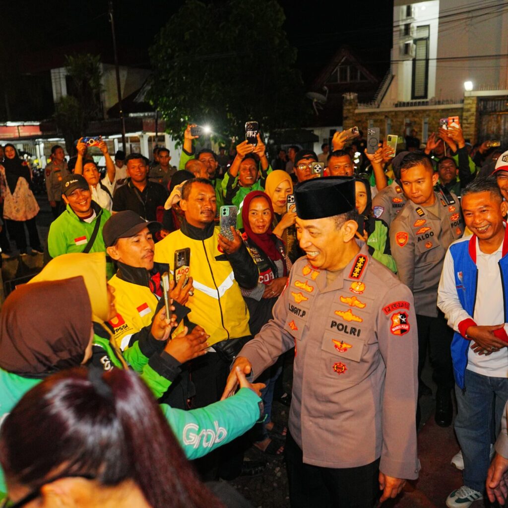 Momen Kapolri Interaksi-Serap Aspirasi Ojol di Kedai Ado Presisi 