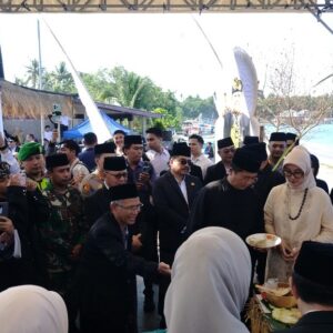Lebaran Ketupat Senggigi Berlangsung Khidmat dan Kondusif