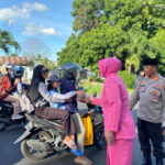 Polres Lombok Timur Berbagi Takjil, Kabag Ops: Wujud Kepedulian dan Kedekatan dengan Masyarakat