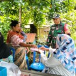 ‎Babinsa Buwun Mas Dampingi Posyandu Bulan Ramdan