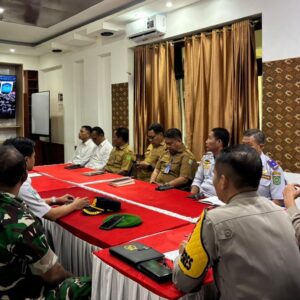 Jaga Kenyamanan Warga Yang Berburu Takjil Berbuka Puasa, Polsek Bolo Hadir Melalui Patroli Ngabuburit