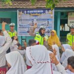 Tanamkan Tertib Lalu Lintas Sejak Dini, Sat Lantas Polres Bima Kota Sosialisasi “Ramadhan Tertib Berlalu Lintas” di SDN 57 Wadumbolo