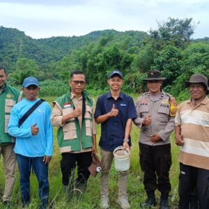 Dukung Ketahanan Pangan, Bhabinkamtibmas Desa Rhee Hadiri Rembuk Tani dan Sosialisasi Pupuk Berimbang
