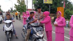 Semangat Berbagi di Bulan Suci, Polsek Lape dan Bhayangkari Tebar 200 Paket Takjil untuk Pengguna Jalan