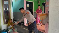 Ditpolairud Polda NTB Bagikan Takjil kepada Nelayan di Pantai Gading Mataram