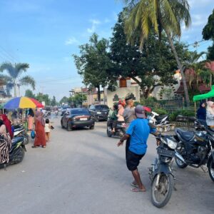 Cipta Kondisi di Bulan Suci Ramadhan, Polsek Madapangga Sambangi Warga Melalui Patroli Ngabuburit