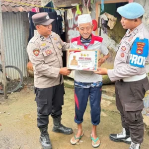 Wujud Kepedulian Polri, Program Nutrisi Mantap Kapolres Lombok Barat Ringankan Beban Dapur Lansia