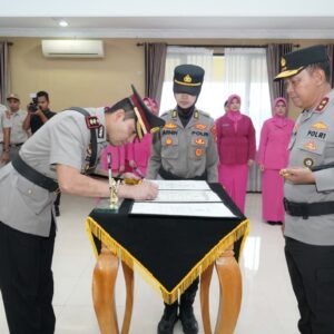 Kapolda NTB Lantik AKBP Mubiarto Banu Kristanto sebagai Kapolres Bima Kota