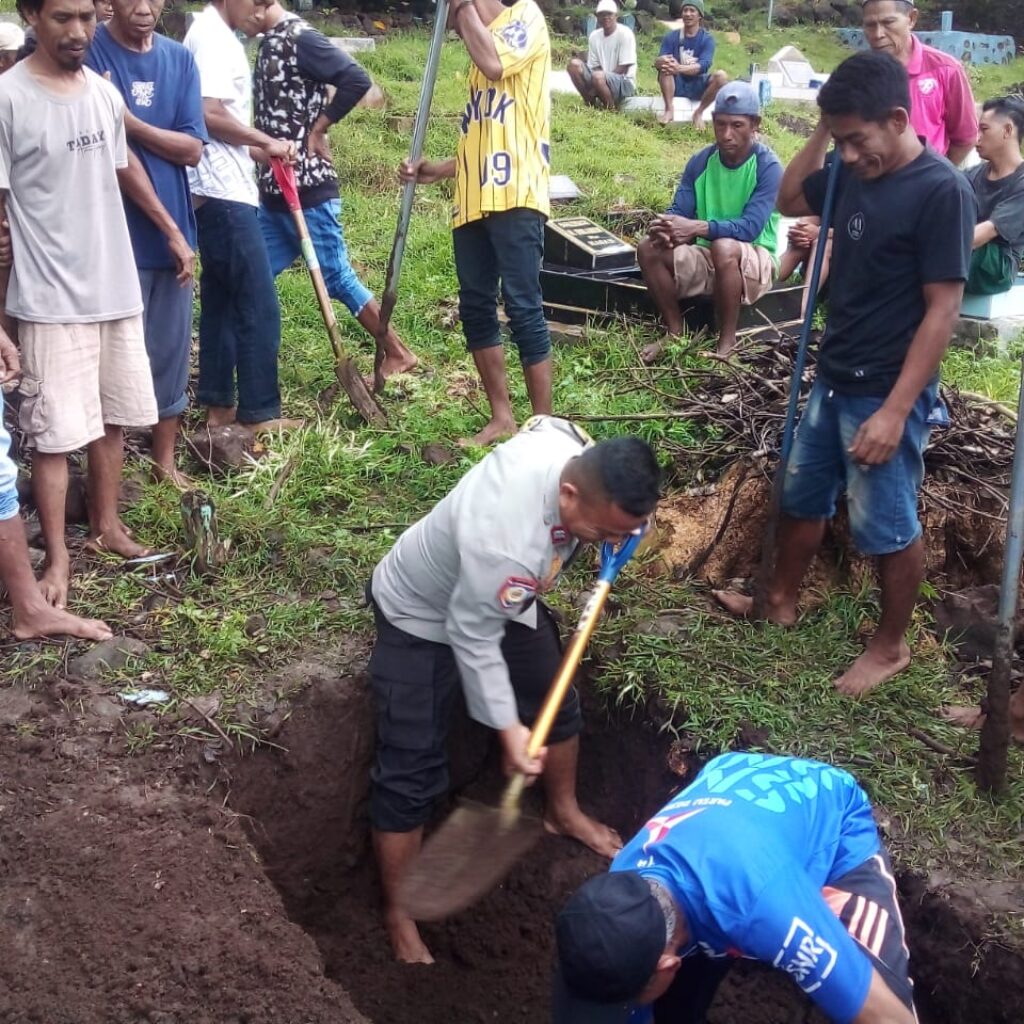 Bhabinkamtibmas Polres Bima Kota Sambang Duka di Kelurahan Rite, Wujud Kepedulian Polri kepada Warga