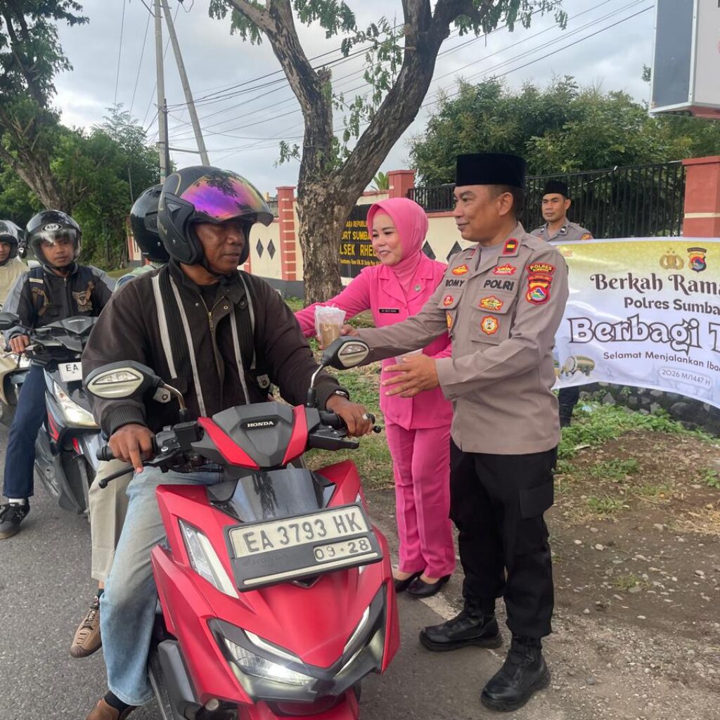 Pererat Tali Silaturahmi, Polsek Rhee Gelar Aksi Berbagi Takjil dan Buka Puasa Bersama Keluarga Besar