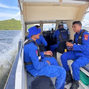 Gelar Patroli Perairan, Satpolairud Polres Bima Kabupaten Himbau Nelayan dan ABK Waspada Cuaca Ekstrim