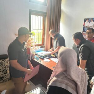 Bongkar Pungli Ditreskrimsus Polda NTB Geledah Dikpora Bima