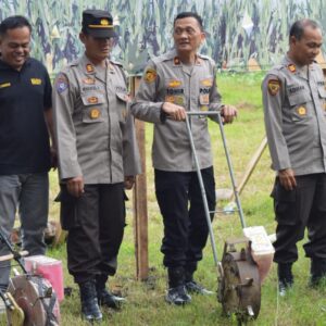 Dukung Swasembada Jagung 2026, Polres Dompu Ikuti Tanam Raya Jagung Serentak Kuartal I