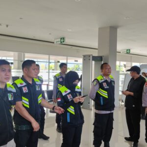 Jelang Arus Mudik Lebaran, Biddokkes Polda NTB Cek Kesehatan Personel di Pelabuhan Lembar dan Gili Mas