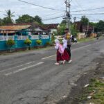 Pastikan Keselamatan Pelajar, Personel Polsek Utan Laksanakan Strong Point Pagi di SDN 4 Utan