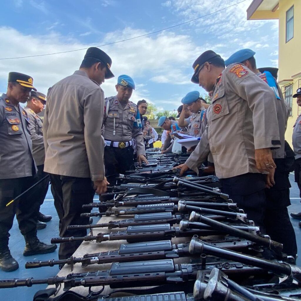 Pastikan Penggunaan Sesuai Prosedur, Kapolres Bima Kota Cek Senpi Personel