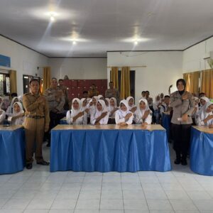 Polres Dompu Sosialisasikan Penerimaan Terpadu Anggota Polri 2026 di SMKN 1 dan SMAN 2 ManggelewaPolres Dompu Sosialisasikan Penerimaan Terpadu Anggota Polri 2026 di SMKN 1 dan SMAN 2 Manggelewa
