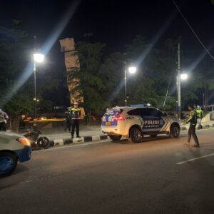 Polres Sumbawa Gelar Patroli Gabungan ke Taman Sabalong Guna Memastikan Keamanan Masyarakat