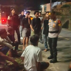 Dipimpin IPDA Mutaqin, Sat Samapta Polres Dompu Gelar Patroli Humanis di Titik Rawan