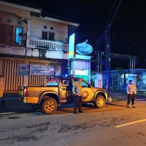 Polsek Rasanae Timur Gelar Patroli Menjelang Sahur, Jaga Kondusifitas Kamtibmas di Bulan Ramadan