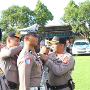 *Kapolres Sumbawa Barat Pimpin Apel Gelar Pasukan Operasi Ketupat, Siap Jaga Kamtibmas Idulfitri 1447 H*