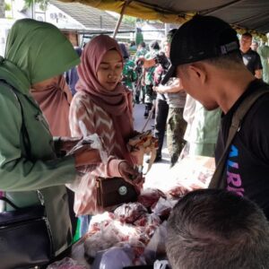Sinergi TNI dan Pemerintah Hadirkan Bazar Ramadhan Murah