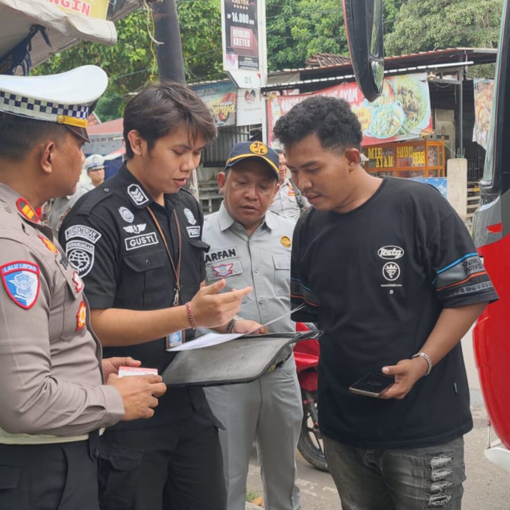 Sat Lantas Polres Bima Kota Gelar Ramp Check dan Penertiban Bus di Terminal Dara