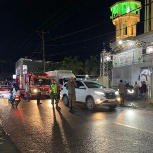 Satgas Preventif dan Personel Pos PAM Operasi Ketupat Rinjani Tingkat Polres Bima Laksanakan Patroli Pengamanan Sholat Taraweh di Kecamatan Bolo