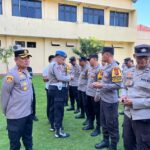 Tingkatkan Kedisiplinan, Wakapolres Sumbawa Cek Kelengkapan Perorangan Bhabinkamtibmas