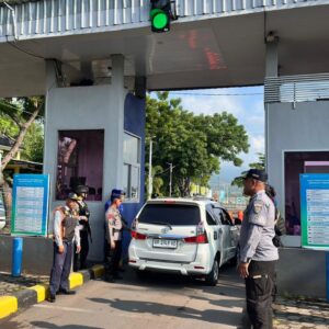 Personel Ditpolairud Polda NTB Diterjunkan Amankan Pelabuhan dalam Operasi Ketupat Rinjani 2026