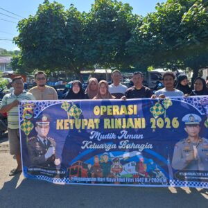 Personel Ops Ketupat Rinjani 2026 Himbau Keselamatan Berlalu Lintas di Pasar Amahami, “Mudik Aman Keluarga Bahagia”